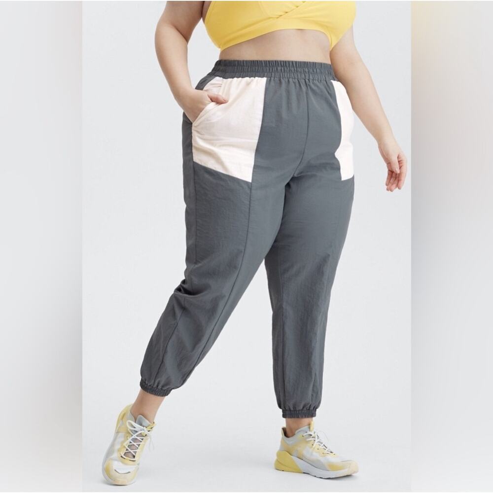 Fabletics Kickback Two-Tone Nylon Track Pant Size‎ 1X